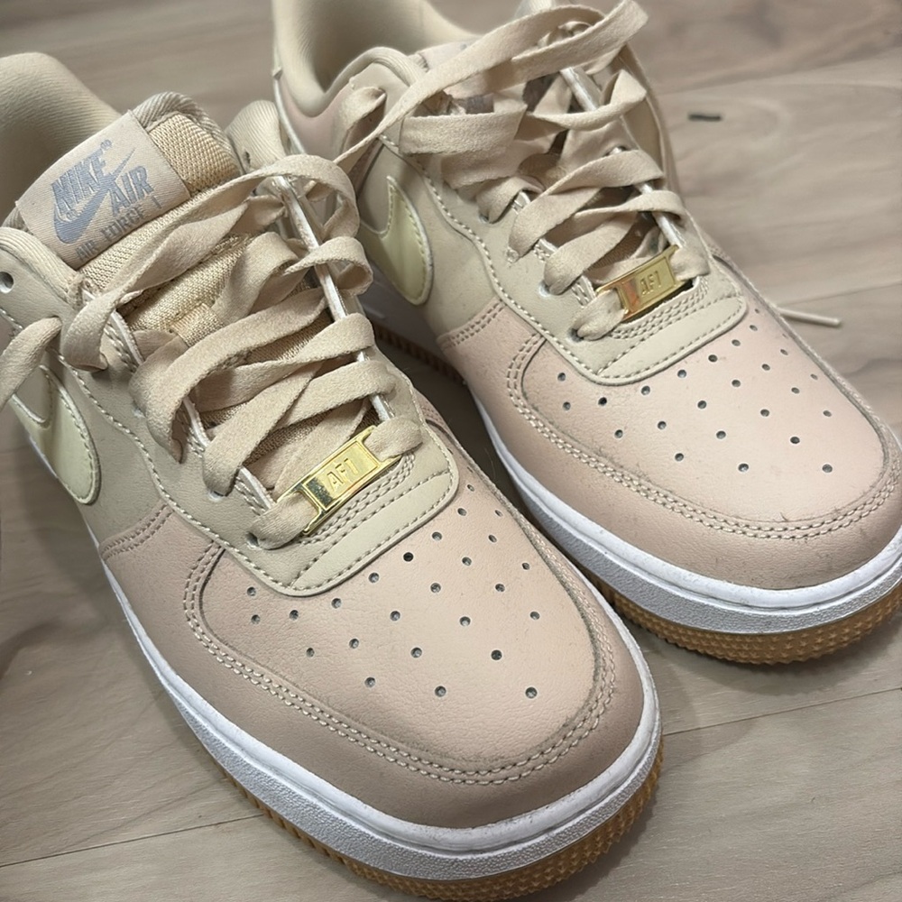 Beige Nike Airfore Ones women’s 7.5
